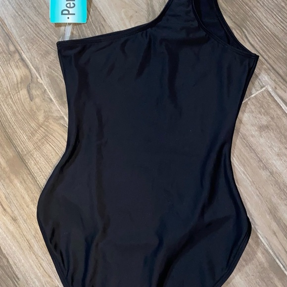 Penbrooke Swimsuit one shoulder - Picture 5 of 10